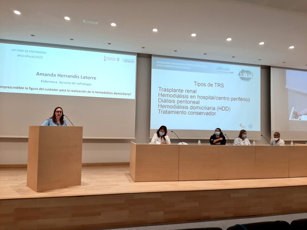 👥 Taula de Comunicacions al #foroPeset2023: hemodiàlisi domiciliària (<a href="/AmandaFM09/">AMANDA HERNANDIS</a>), robotització en la preparació de citostàtics (<a href="/farmaciaHDPeset/">S. Farmacia HUDrPeset</a>), estat emocional de persones en espera de trasplantament renal (<a href="/nefropeset/">NefroPeset</a>) i complicacions d'ostomies d'alimentació