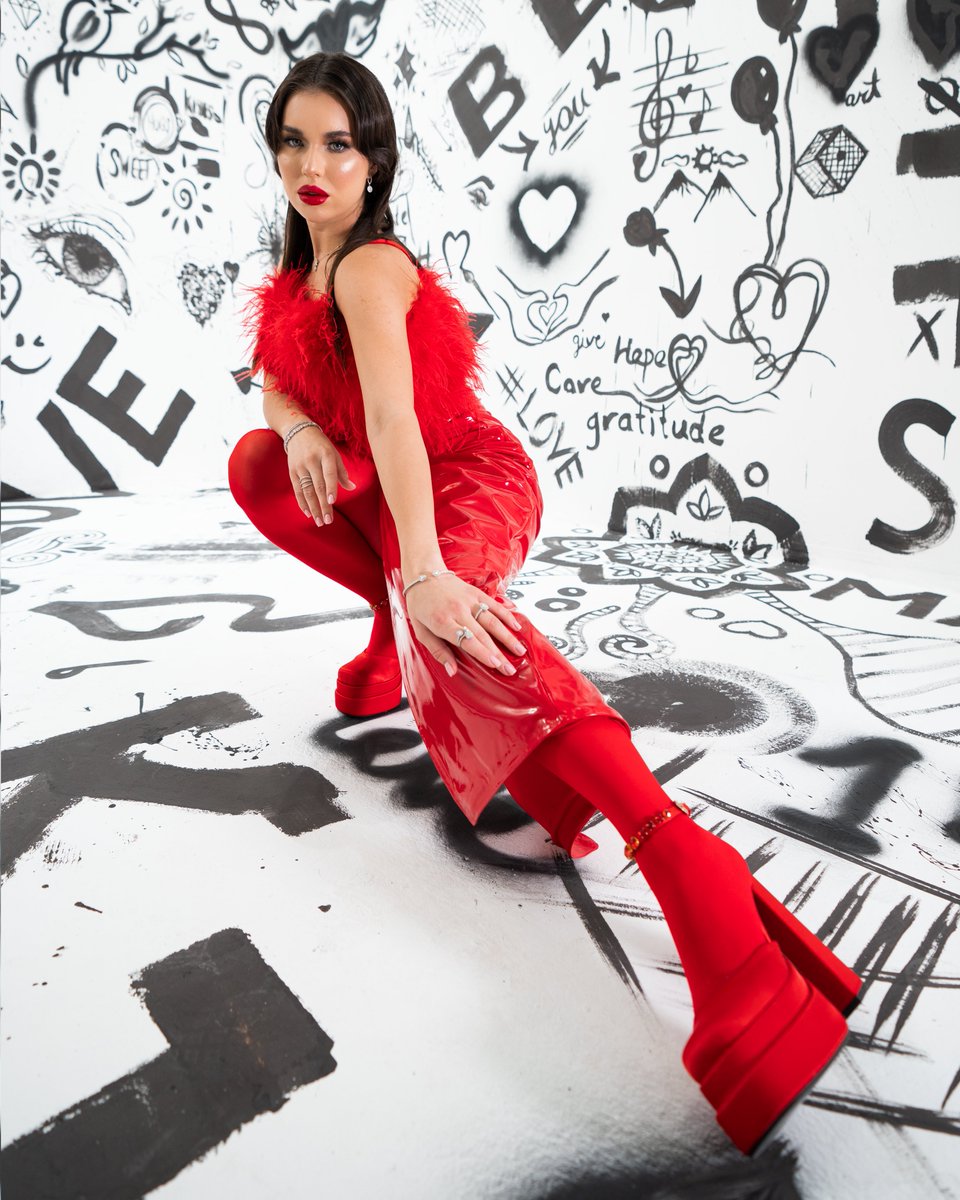 Kanaaniajewe's tweet image. kanaania.com Capture hearts with the timeless elegance of the Diamond Collection by Kanaania Jewelry. Embrace the allure of diamonds. #DiamondCollection #TimelessElegance