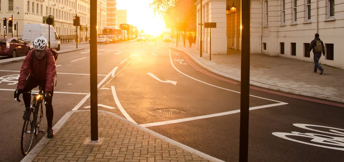 Kodin ja työpaikan väliset matkat vaikuttavat merkittävästi arjen sujuvuuteen ja sitä kautta ihmisen kokonaishyvinvointiin sekä tuleviin työmatkavalintoihin, kirjottaa STYLEn tutkijatiimi. 

styletutkimus.fi/tyomatkoista-h…

<a href="/Akatemia_STN/">Strateginen tutkimus</a> <a href="/UniTurku/">Turun yliopisto - University of Turku</a> <a href="/VTTFinland/">VTT</a> <a href="/SYKEinfo/">Suomen ympäristökeskus</a>