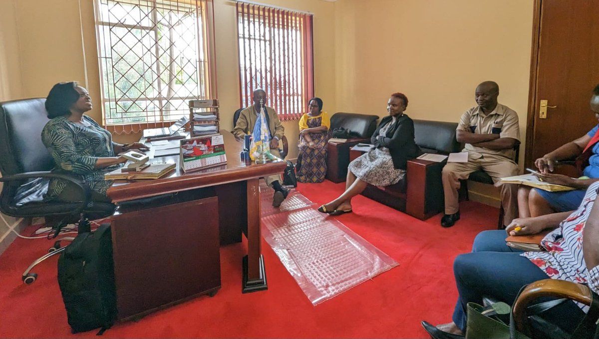 wrscke's tweet photo. The Council today paid a courtesy call to the CECM Agriculture Makueni County, Hon. Joyce Mutua to discuss the Warehouse Receipt System. During the meeting, several issues were addressed, such as identifying areas of collaboration. https://t.co/xWVcPDMKSX