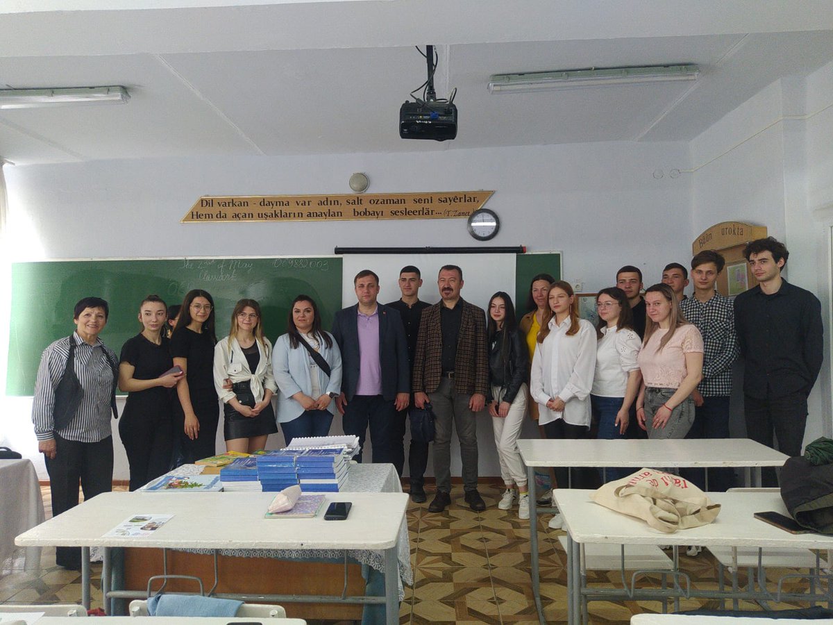 KduTde's tweet photo. Komrat Devlet Üniversitesi Türk Dili ve Edebiyatı Bölümünü tanıtım için Moldova-Kongaz Todur Zanet Teoretik Lisesindeki 12. Sınıf öğrencilerimize konuk olduk.

Öğrencilerimizi 2023-2024 Eğitim-Öğretim Yılından itibaren  Türk Dili ve Edebiyatı Bölümümüze davet ettik.
@kisinevem https://t.co/aXbvs9d5Sa