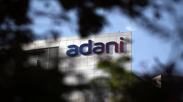 #GQG Partners' Rajiv Jain raises #Adani stake by about 10% for $3.5 billion bet.

#Veteran investor Rajiv Jain’s GQG Partners LLC has raised its stake in billionaire #GautamAdani’s conglomerate by about 10% and will take part in the conglomerate’s future fund raising.