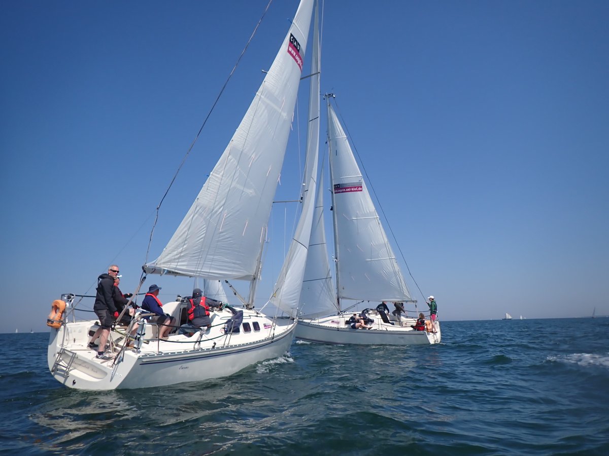 A team of German colleagues in Kiel wore Thales’ colours to compete against students of the <a href="/kieluni/">Universität Kiel CAU 🎓</a> at the CAUAlumniCup. They achieved a great result coming in second place in both races! A testament to the incredible team spirit at Thales. 💪 🤝