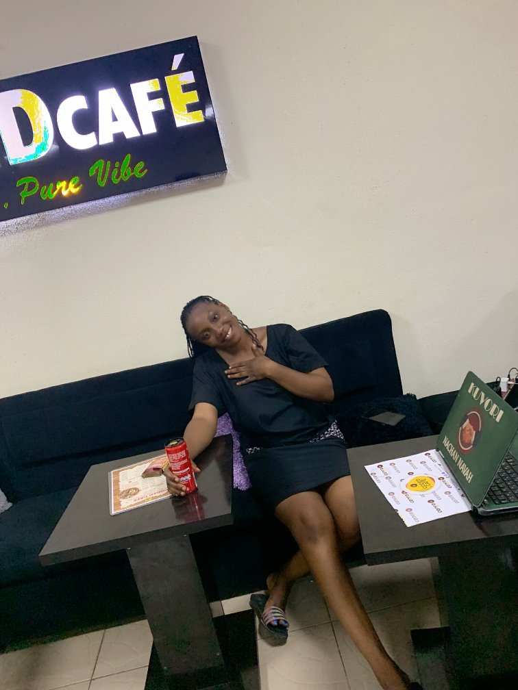 EmpressEmmanuel's tweet image. Still far from my ultimate goal, but I'm happy I found peace in my progress...
Your zobo and meatpie seller.
#AveryHappyChild
#CakesandChopsKD
#OnCode