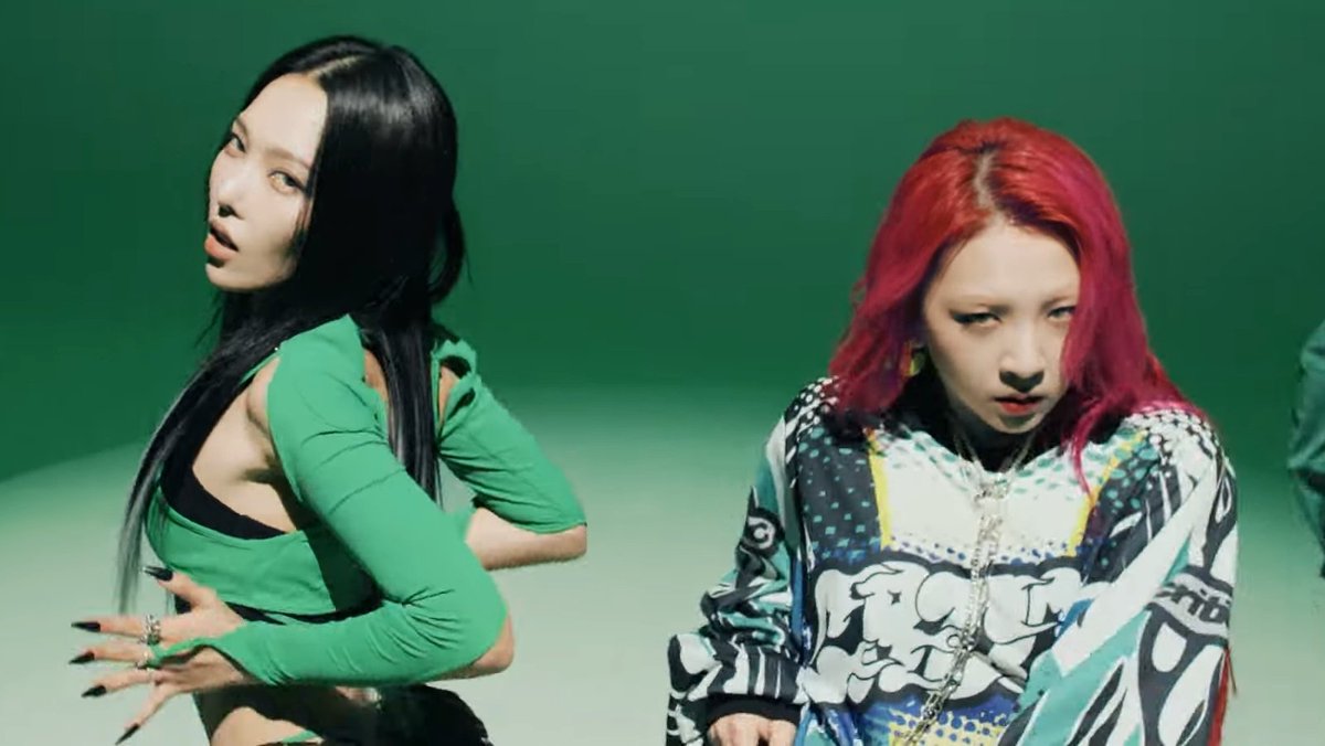 sowooarchived's tweet photo. they know they are eating this dance up https://t.co/DoDzoOuWkB