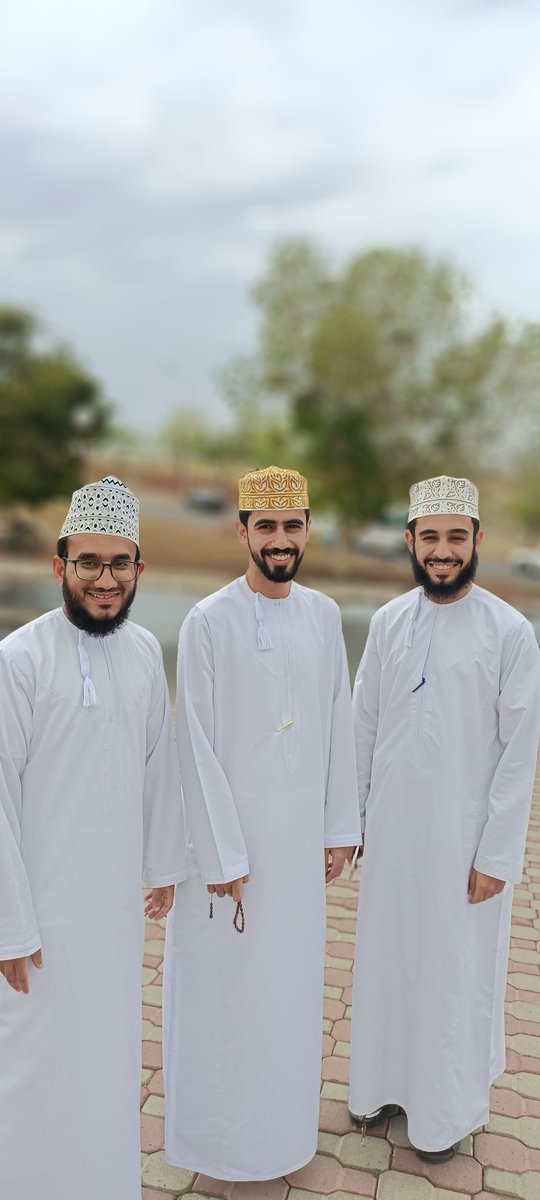 أنهينا ولله الحمد اليوم، الإختبار الأخير لمرحلة دبلوم التأهيل التربوي..
وبذلك نودع هذا الصرح العلمي الشامخ، على أمل أن نعود إليه..
وفقنا الله وإياكم...
#جامعة_السلطان_قابوس