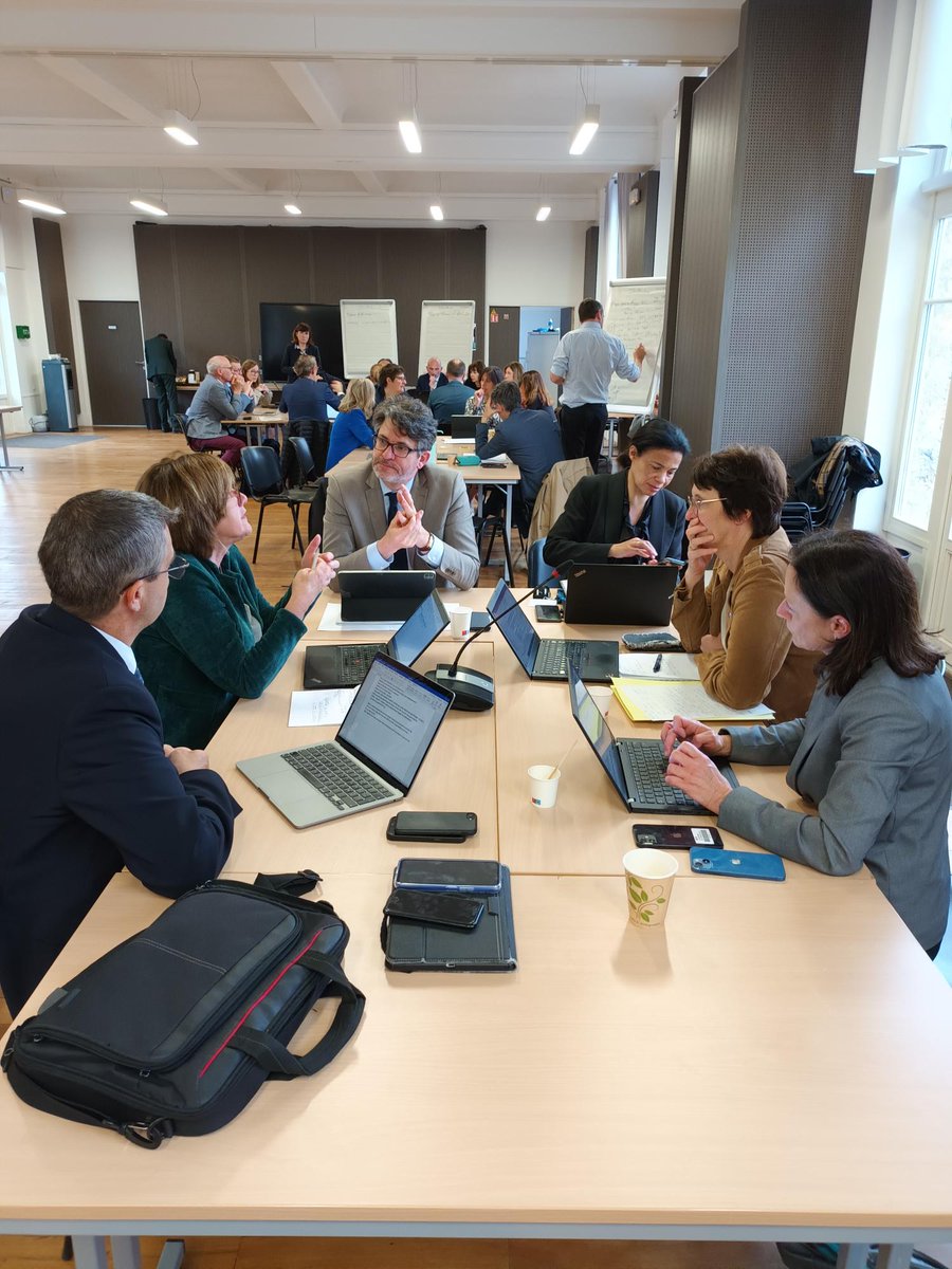 Académie de Versailles tweet media