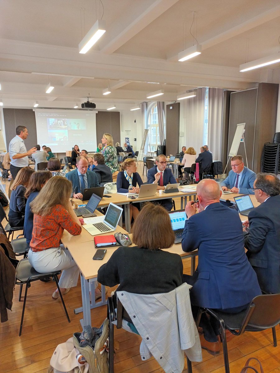 Académie de Versailles tweet media