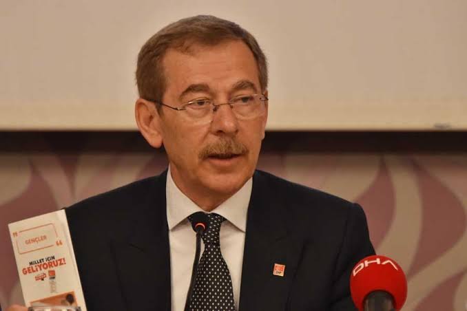 CHP'li Abdüllatif Şener:

"Açıkça söyleyeyim, Kemal bey seçilirse verdiği sözlerden hiç birini gerçekleştiremez."

Kendileri de verilen vaadlerin YALAN olduğunu biliyor...