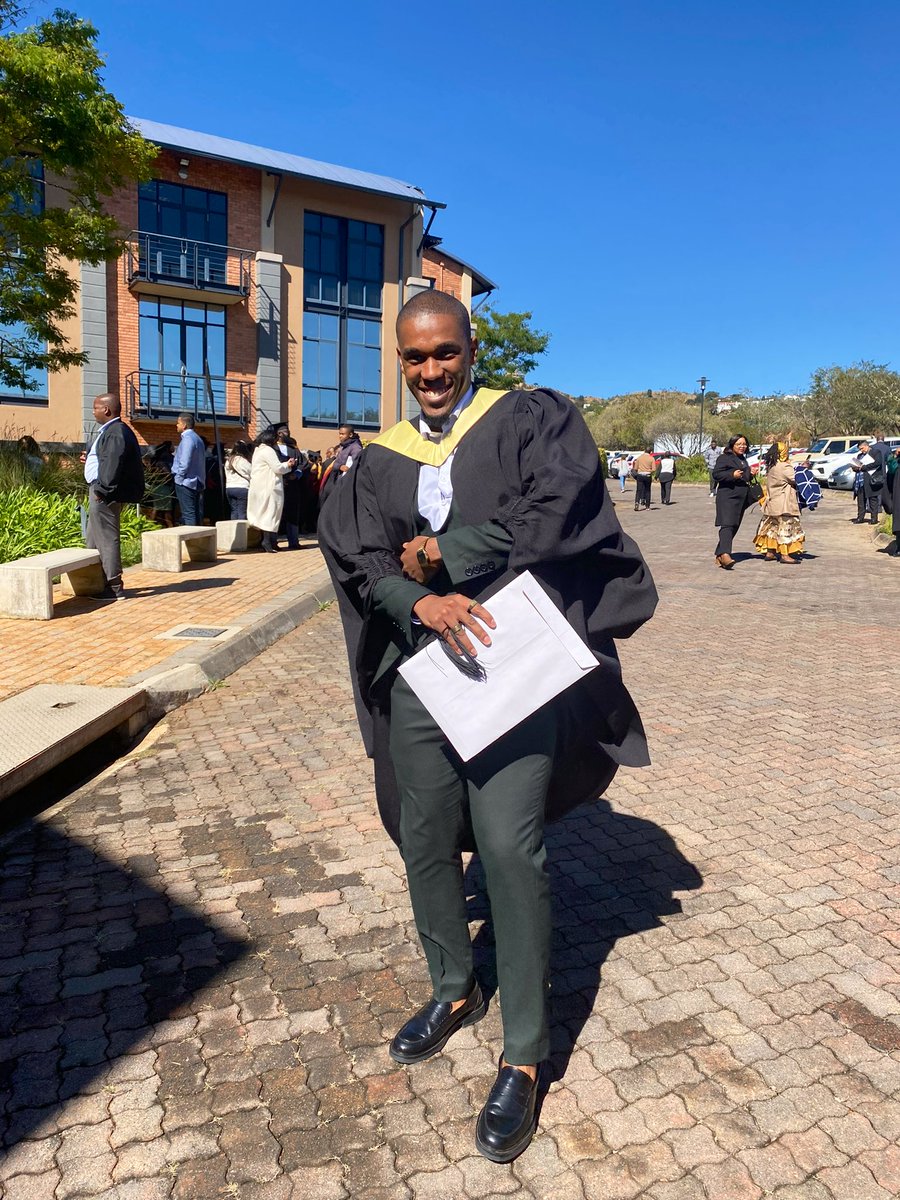 Zandiezel's tweet photo. Talk to me nice, I’m an MBA graduate! 🎉😁 https://t.co/wxw8QiUWiU