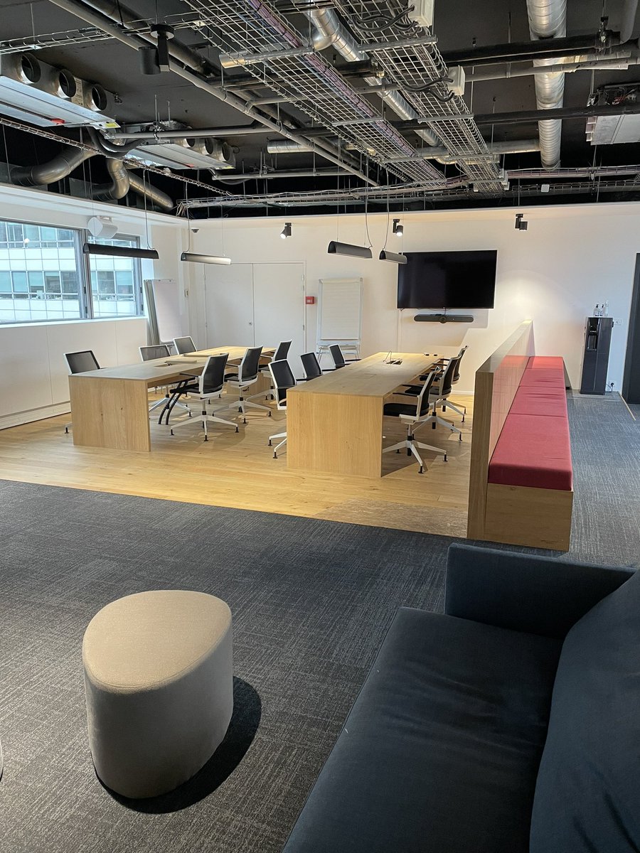 Tournage N•2 ✅

Incroyable moment passé chez <a href="/HavasMarket/">Havas Market France</a>. Accueil au top de la part des équipes et d’<a href="/aymerictwit/">Aymeric Bouillat</a> 

On a hâte de mettre la vidéo en ligne 😉

Rendez-vous mercredi à 18h00 sur YouTube 😎