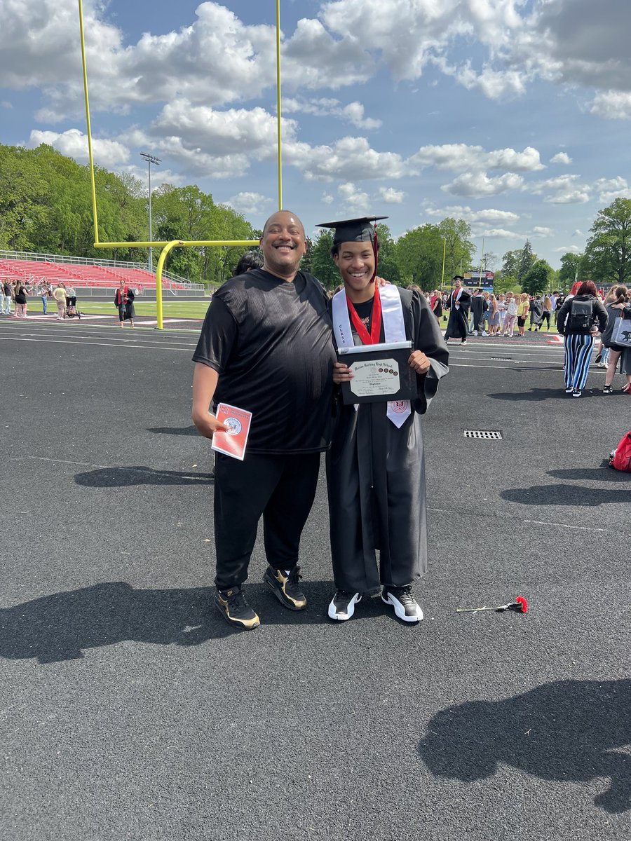 hiddengemsbball's tweet image. #Graduation #EmptyNest #3for3