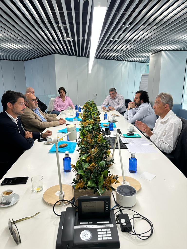 Club Empresarial de Viladecans (@ceviladecans) on Twitter photo Des del <a href="/CEViladecans/">Club Empresarial de Viladecans</a> volíem conèixer les propostes dels diferents candidats a les eleccions municipals de Viladecans.
Per això hem organitzat un cicle d’esmorzars individuals amb tots els partits que ens han volgut explicar el seu programa electoral.
Gràcies a tots! Des del <a href="/CEViladecans/">Club Empresarial de Viladecans</a> volíem conèixer les propostes dels diferents candidats a les eleccions municipals de Viladecans.
Per això hem organitzat un cicle d’esmorzars individuals amb tots els partits que ens han volgut explicar el seu programa electoral.
Gràcies a tots!