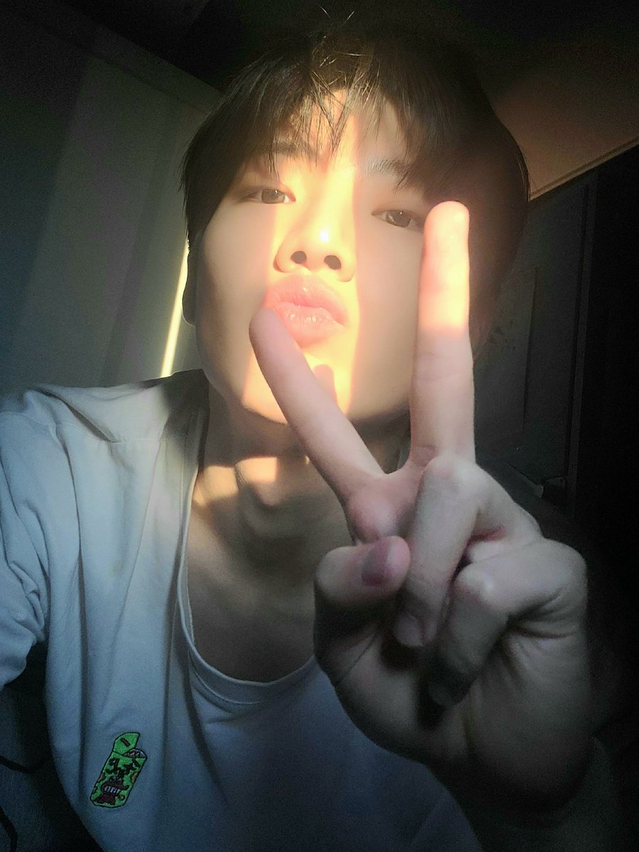 [ #준규 WEVERSE ] 230523 #JUNKYU post 🌟 

🐨: 🌞 Fighting today too 🌞

#TREASURE #트레저 #トレジャー<a href="/treasuremembers/">TREASURE</a>