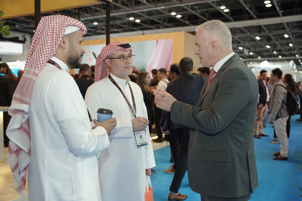 PayOneio's tweet photo. Day 1 of #SeamlessDXB
Visit us at booth J52 to learn more about Payment Gateway Solutions and how we can help you in growing your business.
Register now and secure your place, get ready to go Seamless! https://t.co/JKTKSpOiSl
#stspayone #payments #FinTech https://t.co/ISIZ7me5iL