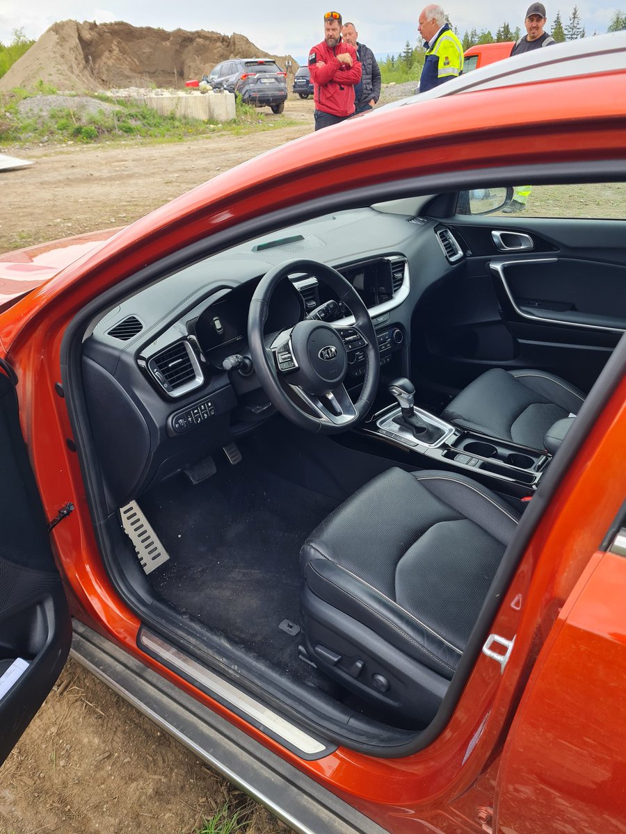 stevelfb's tweet image. It almost feels criminal to set fire to this car, but I'm still going to do it.