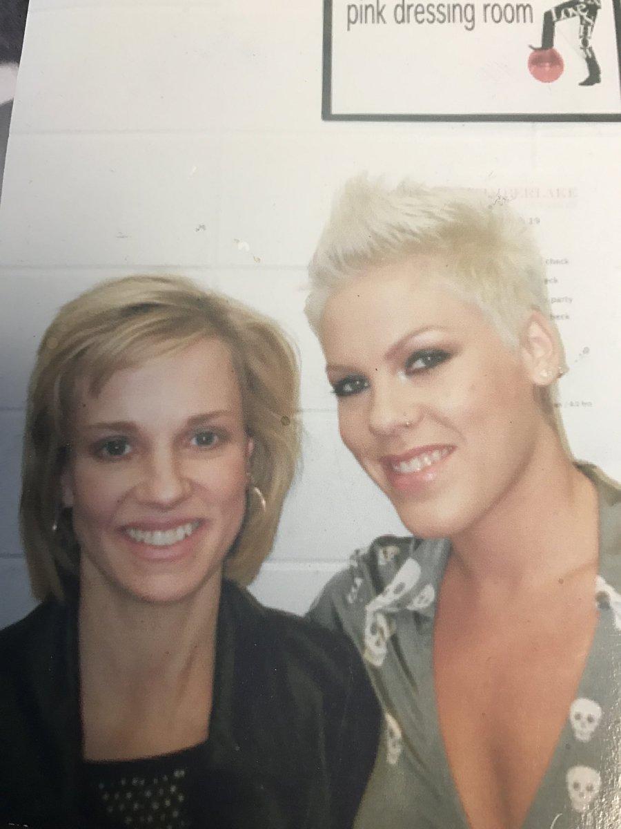 StarPittsburgh's tweet image. Throwback to one of the kindest coolest artists I’ve met. ⁦@Pink⁩ 
⁦@meltaylor1007⁩ 
Qualify all this week for tickets!
#BubbaShow