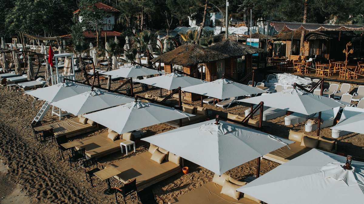 umbrellahousetr's tweet photo. Add Value to Your Hotel: Durable and Aesthetic Hotel Umbrellas
ıncrease the value of your hotel and ensure the comfort of your guests. Beautify your outdoor spaces with durable and aesthetic hotel umbrellas.⛱️

#umbrella #theumbrellahouse #sidepoleumbrella #hotelumbrellas https://t.co/bJOCoBuMOD