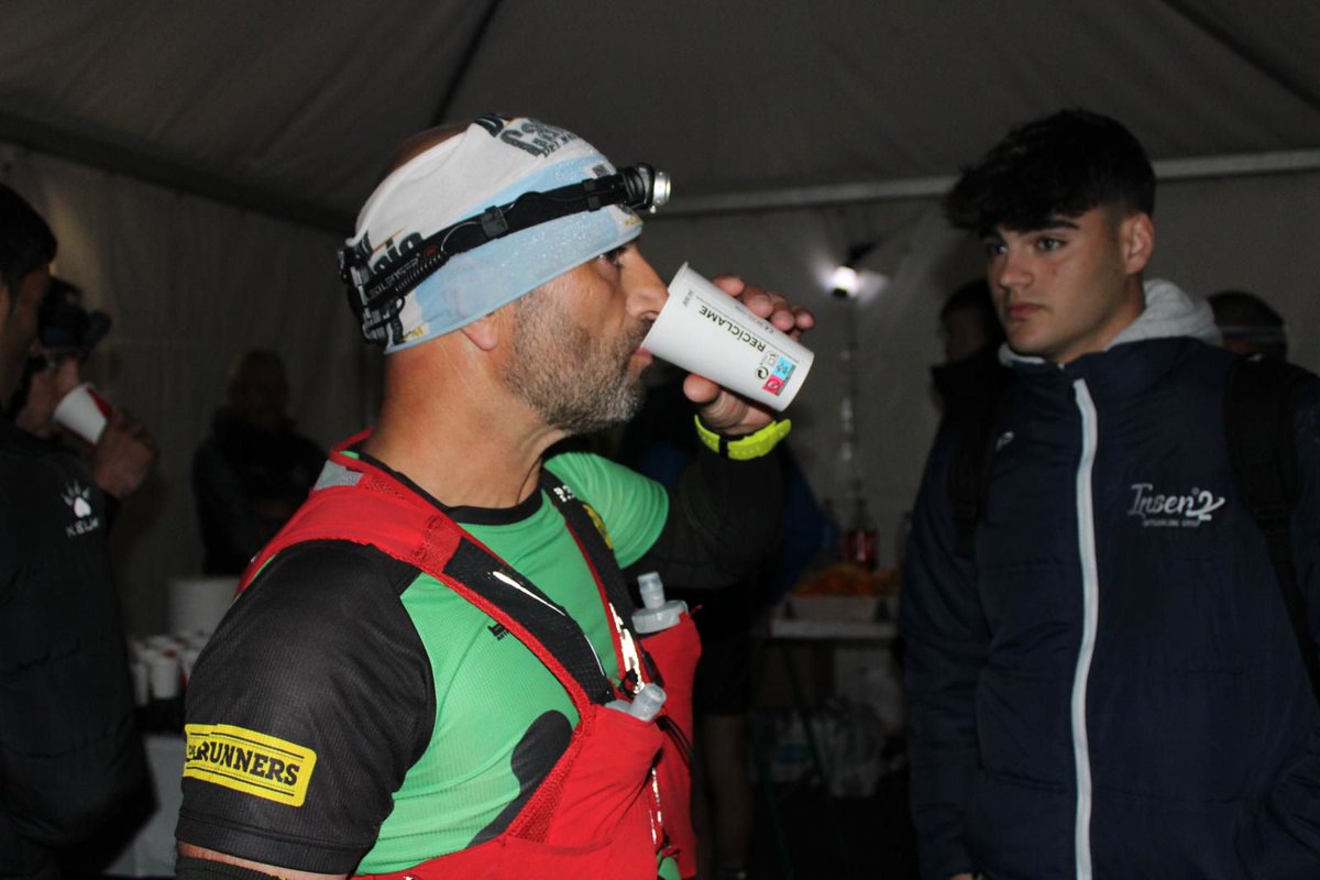 CICactualidad's tweet photo. 🏅 Nuestros compis son auténticos titanes. José Manuel Pechero, 7º en la maratón de 75 km, y Javier Blanco, 12º en la maratón de 110 km, en @10000delsoplao.

Sois inspiración sin límites👏Vuestro espíritu deportivo y #VidaActiva nos impulsan a desafiarnos.
#CICconelDeporte #ESCIC https://t.co/6MUqjcrMNY