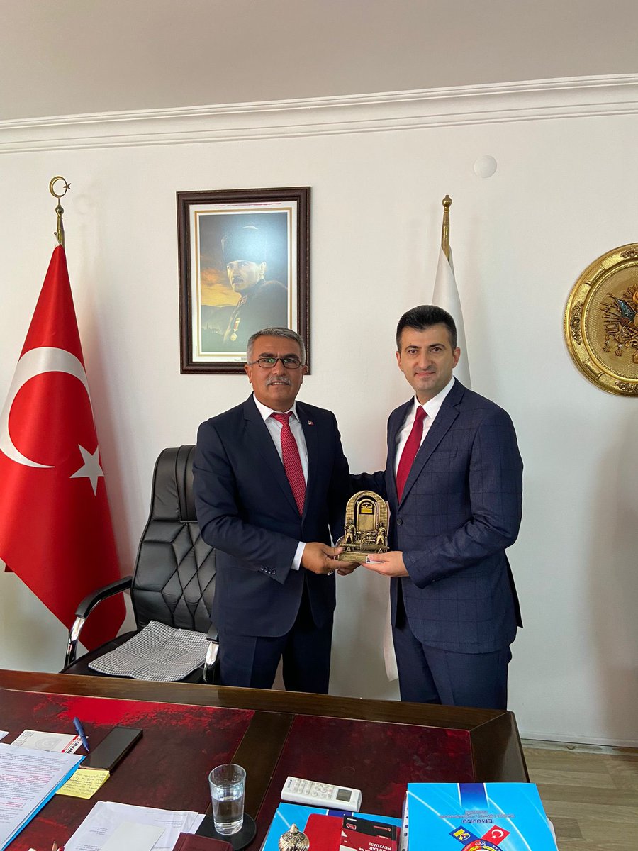 celebimehmeta's tweet photo. Emekli Uzman Jandarmalar Derneğini ziyaret ettim. Silah arkadaşlarıma konukseverlikleri için teşekkür ediyorum. 

Dün olduğu gibi Türkiye Yüzyılı’nda da bir ve beraber yürüme kararlılığındayız. 
@serefcayirtepe https://t.co/LIYzLDT8EY