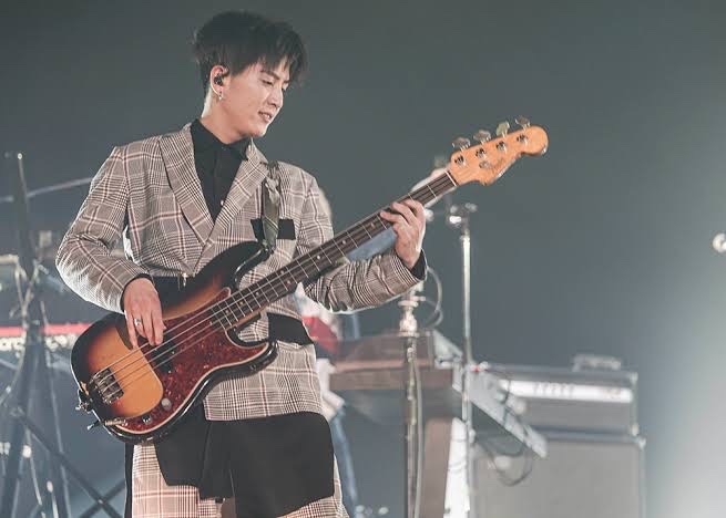 【Dr 山中綾香直筆サイン入り】青と夏  Mrs. GREEN APPLE Mrs. GREEN APPLEを活動再開後にファンになったJAM'Sの方へ ミセスには