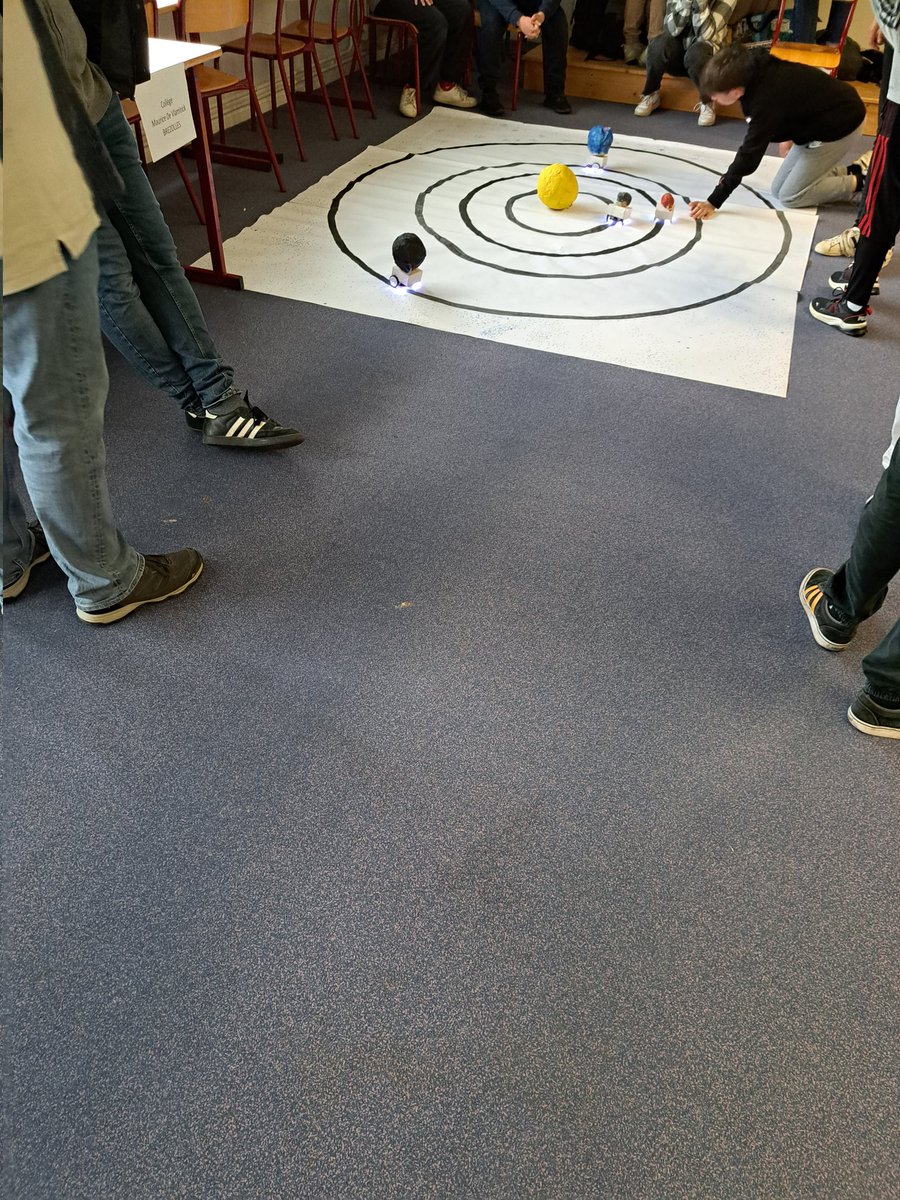 CCoulebeau's tweet image. Des élèves inventifs et motivés. De belles présentations lors de la journée #yeswecode de l académie d Orléans Tours. @Fond_CGenial @Drane_ot