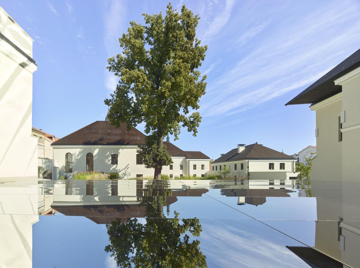 RT wallpapermag: Boksto 6 by Studio Seilern brings ‘transformative restoration’ to Vilnius Old Town, Lithuania trib.al/hJ4NcDO