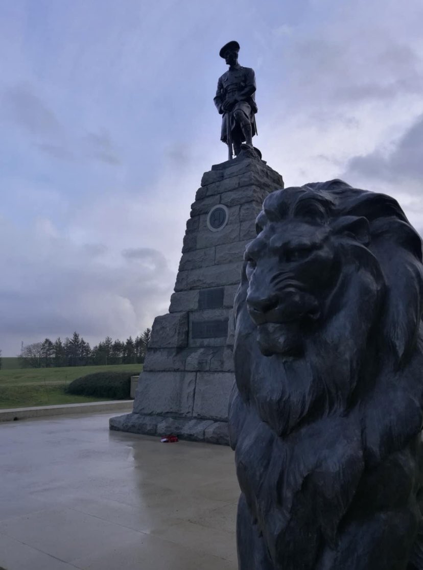 CyrilCarnel's tweet photo. From Les Galets you can easily walk to a number of First World War memorials.The 51st Highland Division is a few kilometres  away, located within the Newfoundland Memorial Park. The sculpture of a Scottish soldier flanked by lions commemorates the Division’s actions of 13/11/16. https://t.co/ZvouKh2Bu1