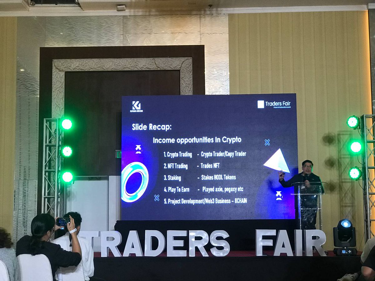 8CHAINMetaverse's tweet image. Thanks to all who attended @tradersfair &amp;amp; Awards 2023 Manila! 🙌

Our very own @titovlogs77 &amp;amp; @KuyangGerome shared their expertise and insights during the event. 💡

#tradersfair #philippines #tradingevent #forex #crypto #trading