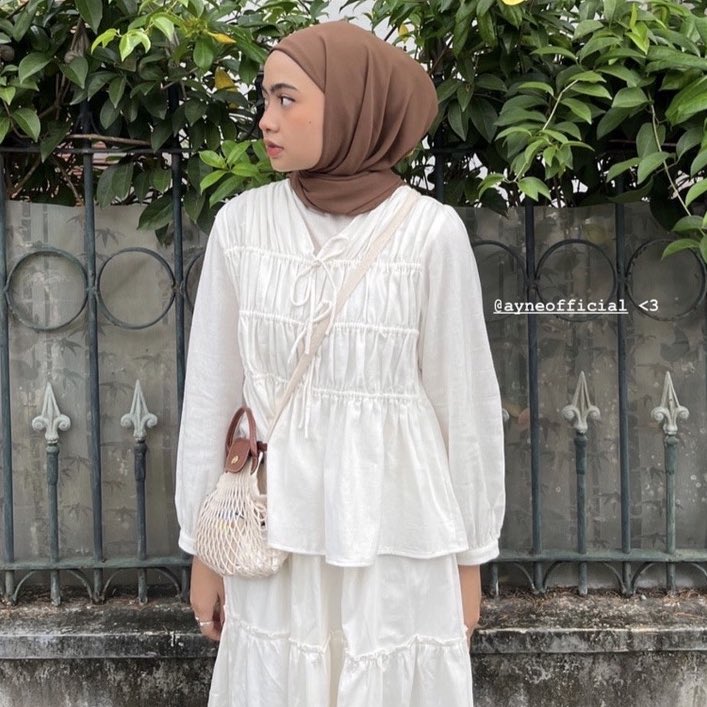 goldie ˚ ༘♡ cek pinned on Twitter: "rekomendasi blouse & rok set putih