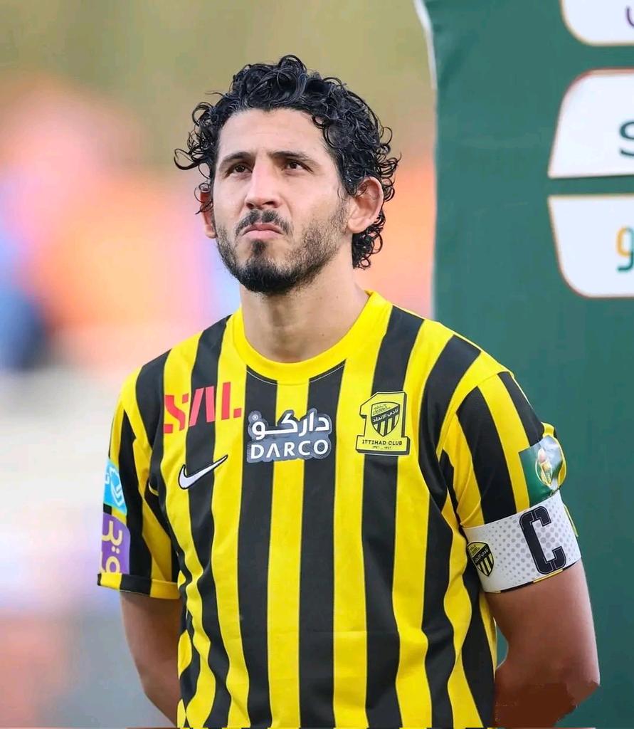 📄🟥خلونا نحسمها من افضل مدافع في الدوري السعودي بين #حجازي مدافع الاتحاد و #جانغ مدافع الهلال ❓
حجازي 💛 = قلب ❤
جانغ 💙= ريتويت 🔂

🔥🔥🔥🔥🔥🔥