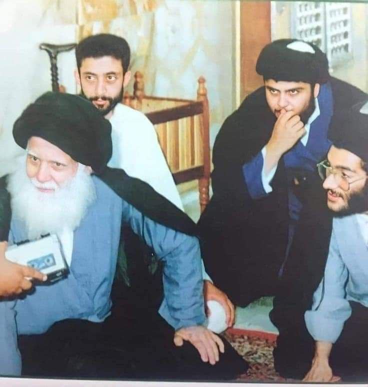 9a2lFY07VZl7bPr's tweet photo. ابن السيد نور عيوني
وبحبه الكل ايلوموني
ماعوفنك لو ذبحوني
حتى الوطن يكلك ذخري
#لن_نخون_الصدر_وولده https://t.co/EIqZyqXyfR