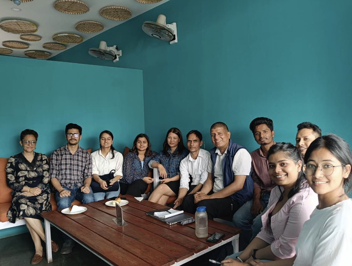 NFSJ's members gathered on May 21st for an inspiring orientation session to welcome and empower new members. The informal chat sparked insightful discussions regarding science communication and science writing. 

#ScienceCommunication #ScienceWriting #NFSJ