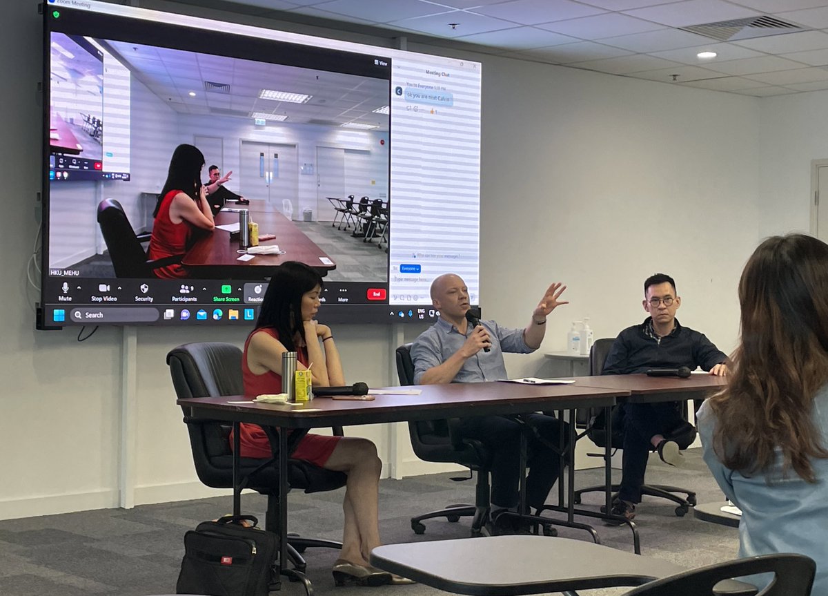 hku_mehu's tweet image. Dr Anita Ho @AnitaHoEthics just gave a talk about her new book and explained how power asymmetry in relationships and social environments may affect people’s capacity to exercise agency.  @CheckettsLevi and Dr Huang also joined the discussion @hku_mehu.

#relational #autonomy
