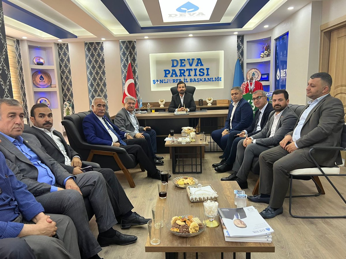 azizaydinlikchp's tweet photo. 13. Cumhurbaşkanı adayımız @kilicdarogluk ‘na destek talebi için Şanlıurfa’da saha çalışmalarımız devam ediyor.
Eski Kültür ve Turizm Bakanımız ‘Myk üyemiz @dfikrisaglar ile Milletvekili adayımız @AvAhmetTuysuz’ü ve Deva Partisi il başkanlığını ziyaret ettik.@avibrahimhaydin https://t.co/cByHOfjvML