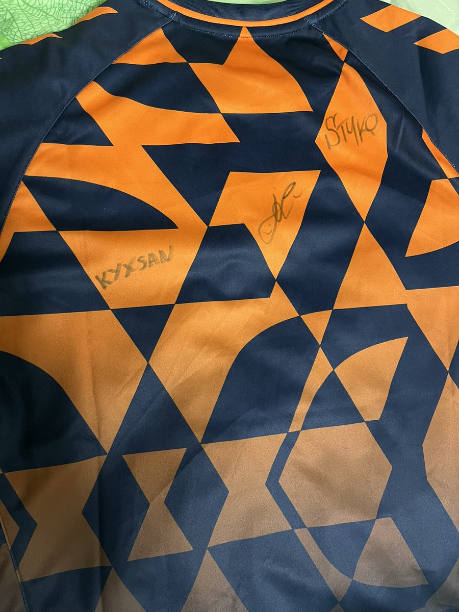 You have had an incredible journey guys. Thank you @kyxsancsgo for the gift ! ❤️ @STYKOcsgo <a href="/jLcsgo_/">NAVI jL</a> <a href="/apeksgg/">Apeks</a>