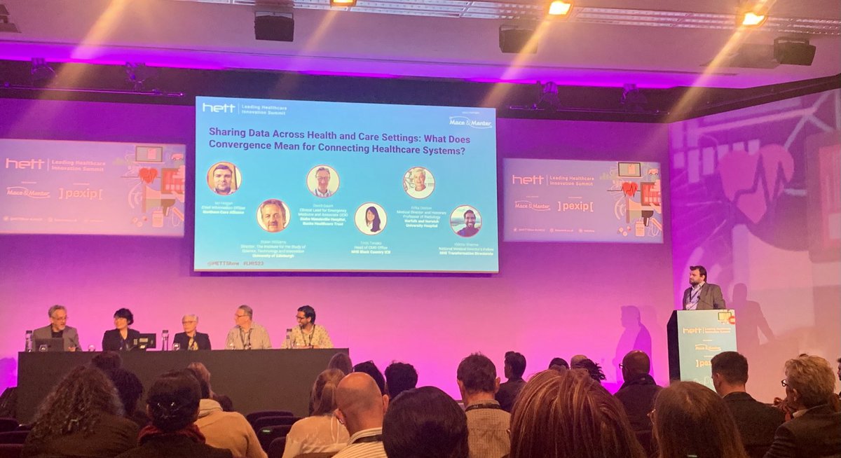 ⁦<a href="/HETTShow/">HETT Show</a>⁩ #LHIS23 ⁦⁦<a href="/irhogan/">Ian Hogan</a>⁩ chairing a panel debating what is convergence: is it about ‘data &amp; interoperability’ or ‘consolidation onto single platforms’? Or is that the wrong question: key is what is needed for patients and care, usability, engaging with staff