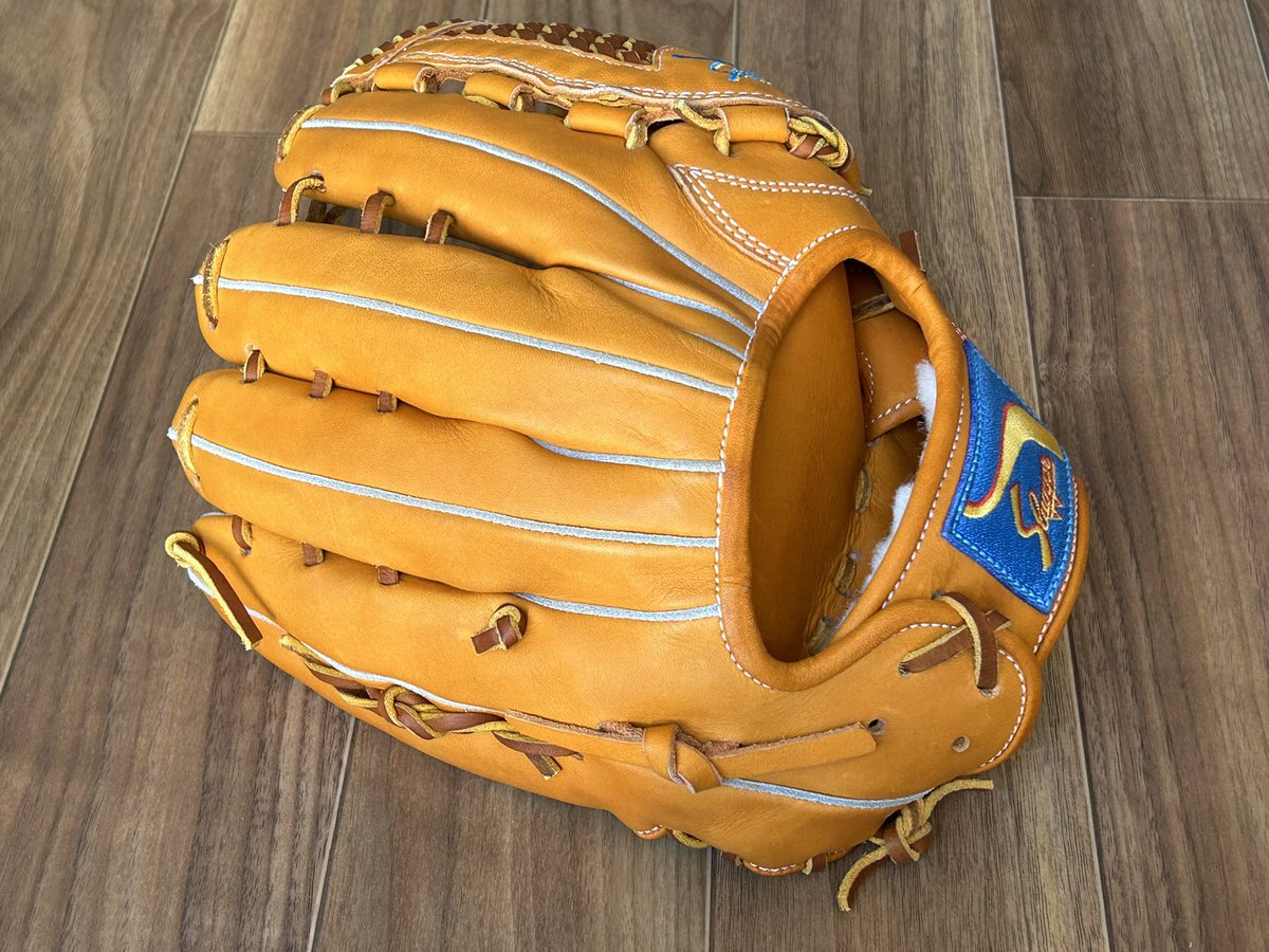 SharkSlugger's tweet photo. 最も思い入れのある2003年モデルが完成しました✨
温め続けたNラベル(非立体)の出番がついに…😂

東京支店で出会ったあの日から、このグラブを手にする事を願い続けて夢が叶いました☺️忘れられない一日☺️

#久保田スラッガー
#久保田運動具店
#松井稼頭央 監督 https://t.co/vTadkqQF8j