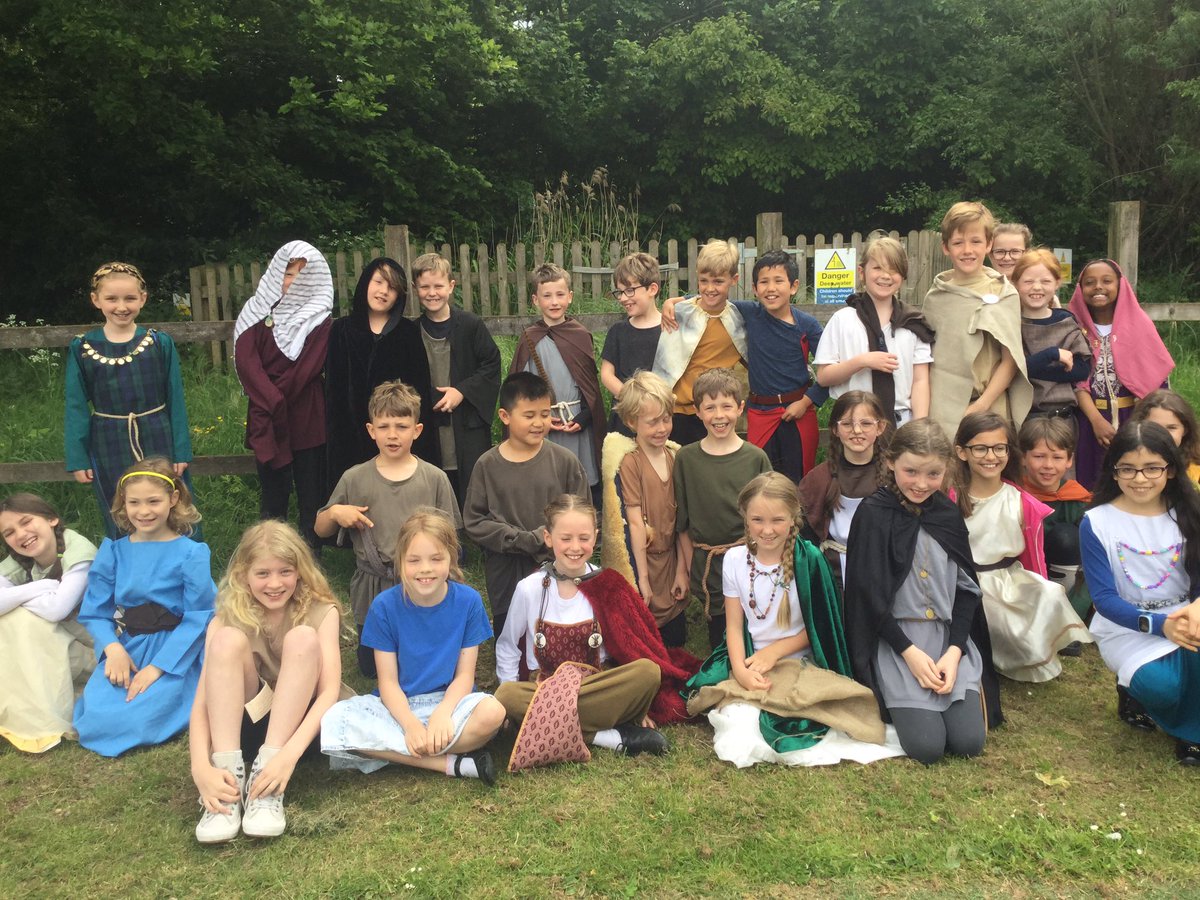 Class 4 welcomed an Anglo Saxon warrior into school today! We enjoyed learning more about their battles, beliefs and way of life.