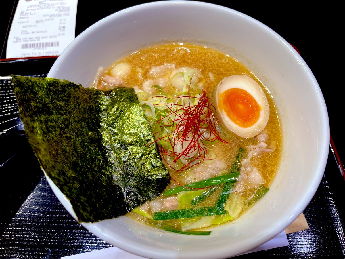 滑り込みセーフ🍜
久々のラーメン、大変美味でした🙏
ご馳走様でした
ラーメン久々すぎて、盛大に口内火傷したのは笑い話。