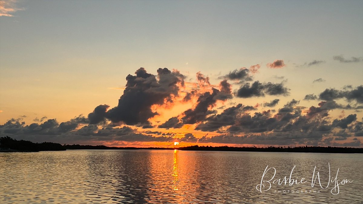 That big orange ball gets in your soul!  Gm! #TuesdayThoughts #keywest #sunrise