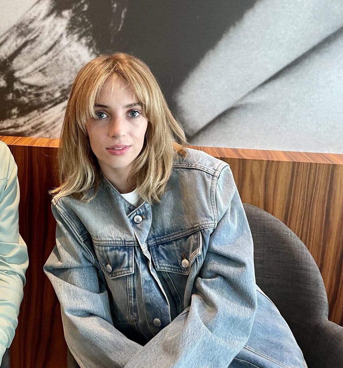 dailymayahawkee's tweet image. MAYA HAWKE FOR CANNES 2023