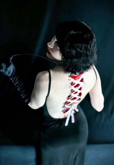 Always reposting this because I peaked being cool at 16. And I really wanna do this again. https://t