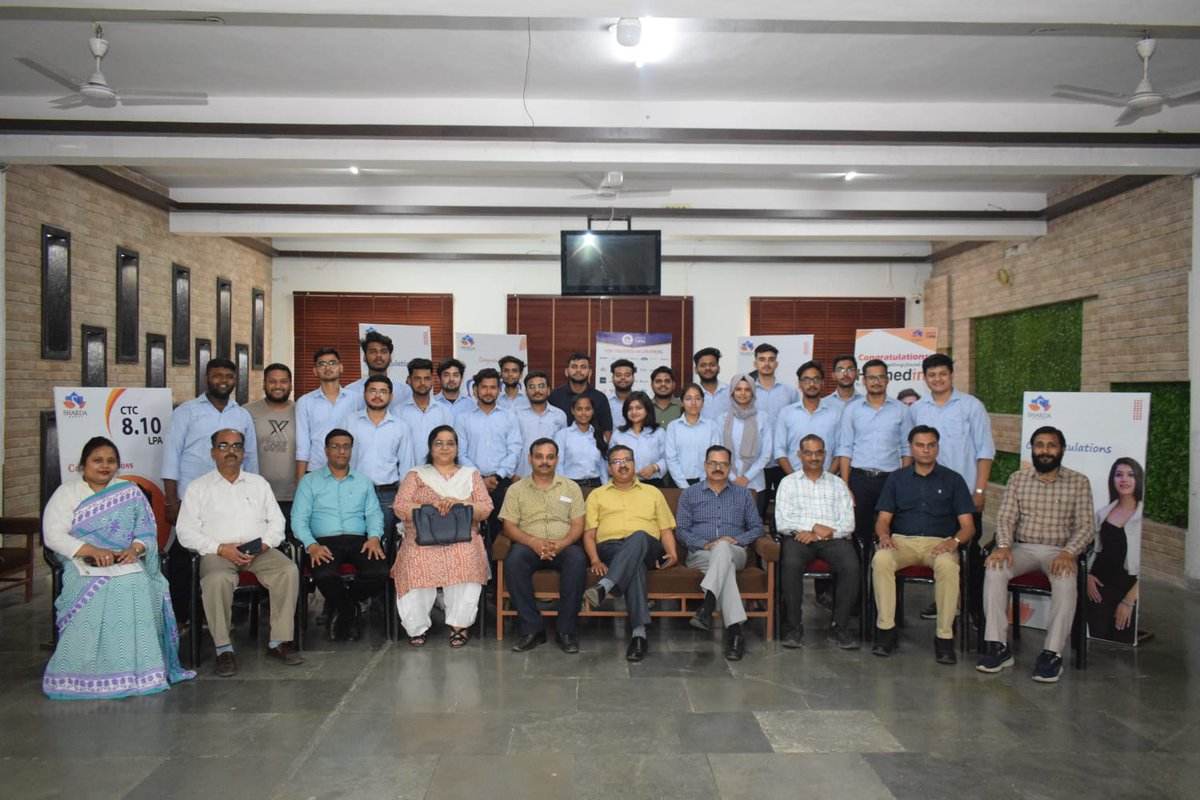 AnandCampus's tweet photo. Felicitation by Training and Placement Department

#AEC #ShardaGroup #AnandCampus #Felicitation #Placement #EngineeringStudents #AnandEngineeringCollege https://t.co/TKMLXrIAAJ