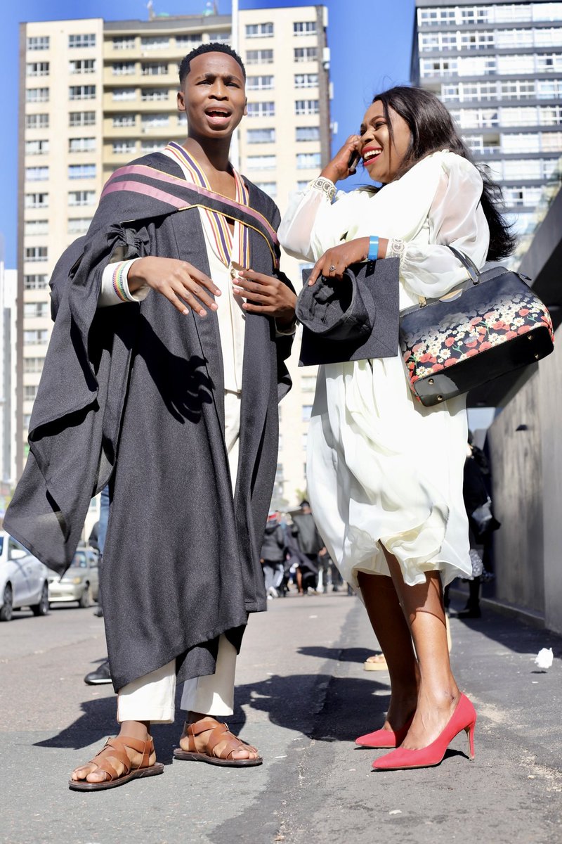 gagasifm's tweet photo. We’ve entred the chat and, @flymotion777 ulibele ekhona to celebrate usuku lwaLilita. 

Step into the Olive Convention Centre, for all things Black Excellence. 👩‍🎓

📍: Olive Convention Centre, Durban CBD 

#GagasiFM
#GelezaNeGagasi https://t.co/Z6jUs2ydCr