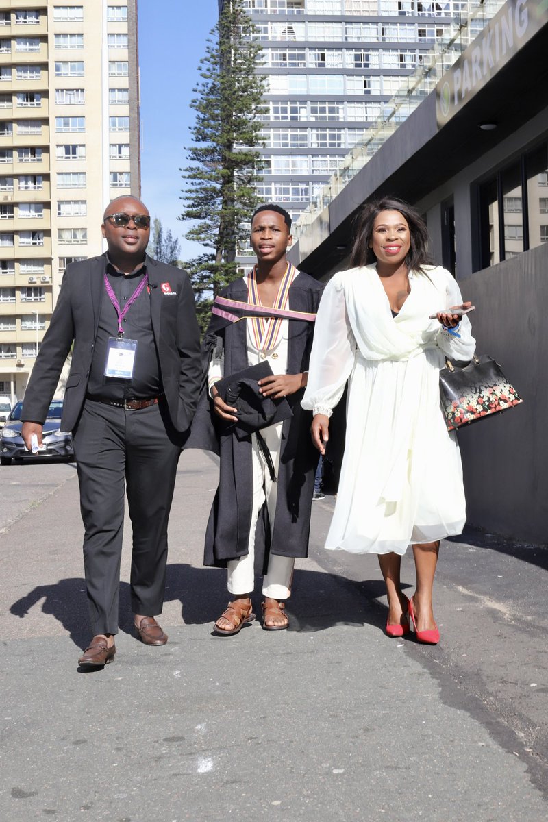 gagasifm's tweet photo. We’ve entred the chat and, @flymotion777 ulibele ekhona to celebrate usuku lwaLilita. 

Step into the Olive Convention Centre, for all things Black Excellence. 👩‍🎓

📍: Olive Convention Centre, Durban CBD 

#GagasiFM
#GelezaNeGagasi https://t.co/Z6jUs2ydCr