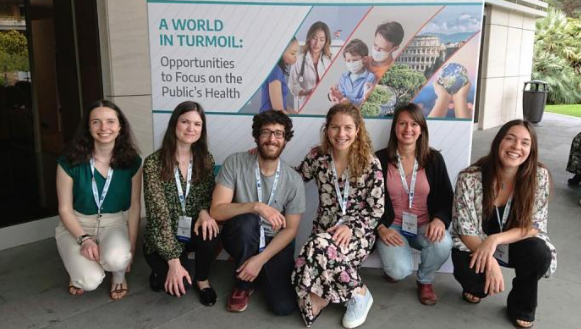 Retour sur le @wcph_official où cinq chercheuses et un chercheur de l'Unité d'épidémiologie populationnelle des HUG ont présenté leurs travaux récents #recherche #épidémie #épidémiologie <a href="/iguessous/">idris guessous</a> <a href="/silviast9/">Silvia Stringhini</a> <a href="/ElsaLorthe/">Elsa Lorthe</a> specchio-hub.ch/actualites/l-u…