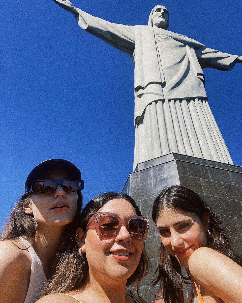 JuliantinaMica's tweet photo. La maravilla del mundo y atrás el Cristo redentor 🥰 https://t.co/3AevmtueqA