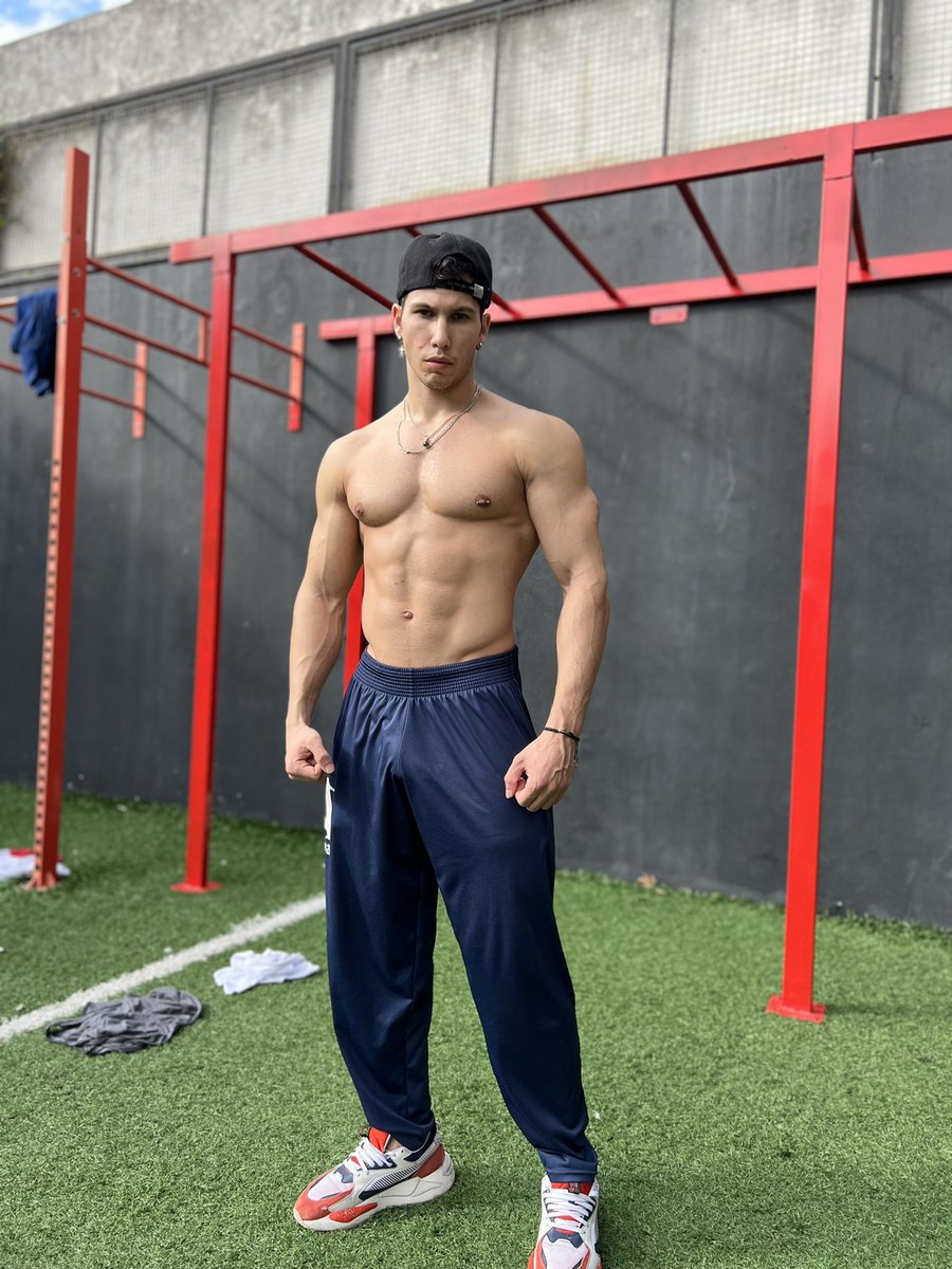 Estás ahí? 👀

Onlyfans.com/maurifitness