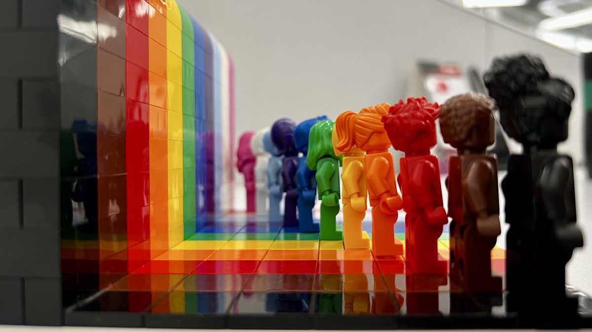 Te quiero mucho set de LEGO LGBTQ+ #EveryoneIsAwesome 🌈